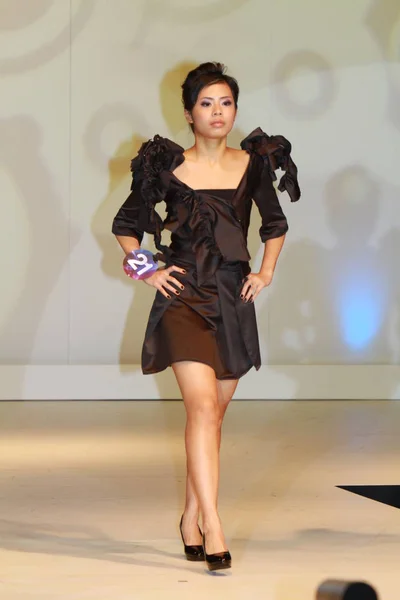 Um desfile de moda com o modelo em hong kong — Fotografia de Stock