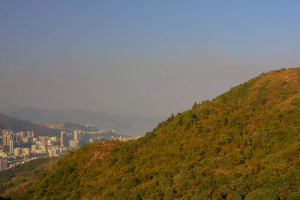 Hegyek táj Hong Kong természethez — Stock Fotó