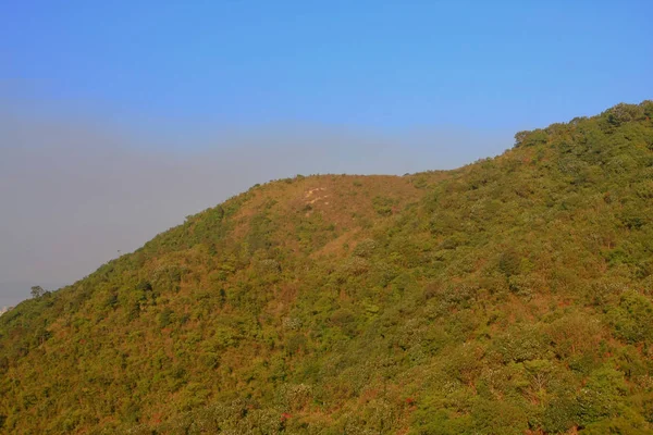 Gebirgslandschaft am Hongkong Naturblick — Stockfoto