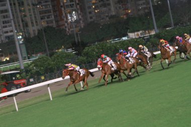 Hong Kong Jokey Kulübü'nde At Yarışı