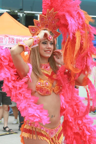 一个美丽的狂欢节舞者在党2009 — 图库照片