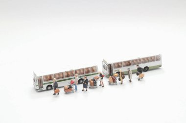 bir otobüs bekleyen rakam bir mini 