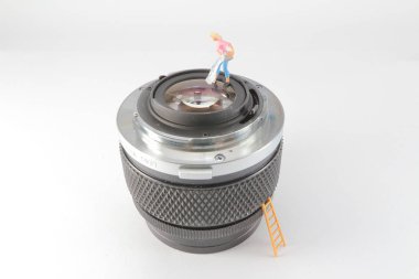 mini lens temizleyerek mini woker eğlenceli.