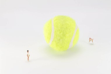 Küçük oyuncaklar büyük tenis tenis oynamak 