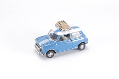 mini dünyada oyuncak araba eğlenceli bir ölçek. 