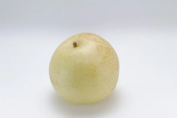 Japonská jablečná hruška. Krásné větve s šťavnatou ovocnou — Stock fotografie