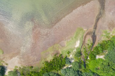 Nai Chung Çakıl Plajı sahili