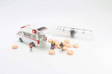 ambulans ile kırdı bacak ve tekerlekli sandalye yaralı rakam