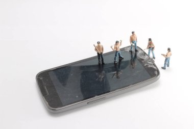 Altın paralı kötü adam figürü.