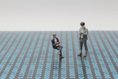 Mobil telefona bakarak siber figür kavramı