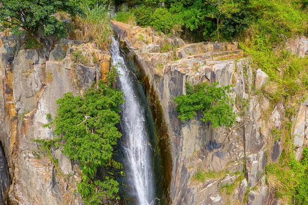 12 Out 2019 Queda de água na área do parque Bayside Wah Fu Estate — Fotografia de Stock