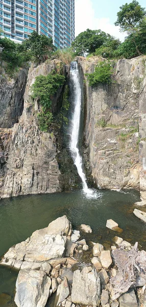 12 ott 2019, Baia di caduta dell'acqua vicino a Wah Fu Estate — Foto Stock