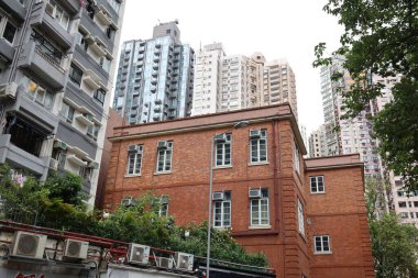 Bonham Yolu 'ndaki King Koleji' nin kırmızı tuğlası.