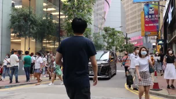 2020年3月16日香港コーズウェイベイ商店街を歩く人々 — ストック動画