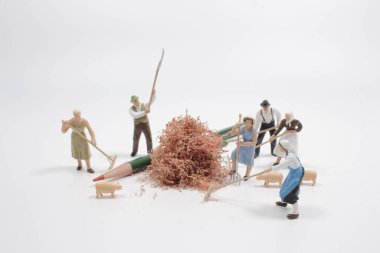 Yapı işçisi olarak biblo karakteri. Şah ve onarım kalemleri hasarlı..