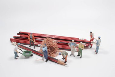 Yapı işçisi olarak biblo karakteri. Şah ve onarım kalemleri hasarlı..