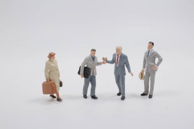 Çeşitli iş adamları. Bir grup devamlı iş adamı.,