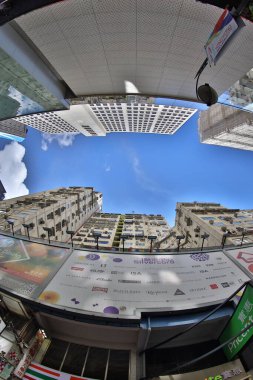 Causeway Körfezi 'nin çok kalabalık alışveriş bölgesi, hk 20 Haziran 2020