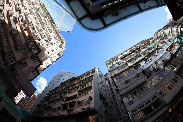 20 Haziran 2020 Causeway Körfezi 'nde çok kalabalık bir alışveriş bölgesi.