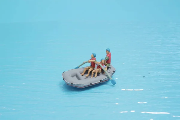 Mini Figura Rowing Toy Rowboat —  Fotos de Stock