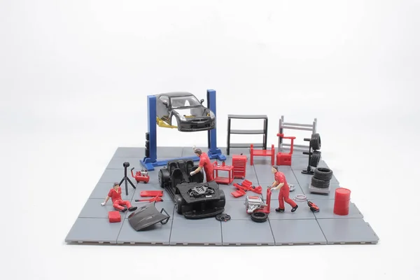 Mini Mekanik Reparera Leksaksbil Konceptet För Verkstaden — Stockfoto