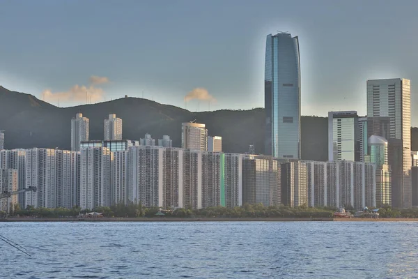Hong Kong 'da Kowloon tarafında bir bina. Taikoo Shing 'den görüntü. 28 Temmuz 2020
