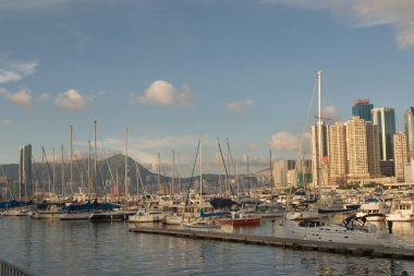 30 Mayıs 2007 'de, Hong Kong' daki Skyline adasının manzarası. 