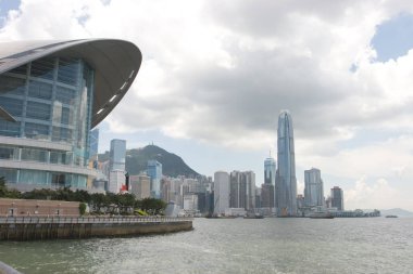 30 Mayıs 2007 'de, Hong Kong' daki Skyline adasının manzarası. 