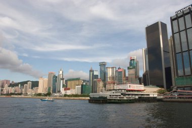 30 Mayıs 2007 'de, Hong Kong' daki Skyline adasının manzarası. 