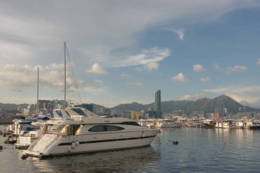 30 Mayıs 2007 'de, Hong Kong' daki Skyline adasının manzarası. 