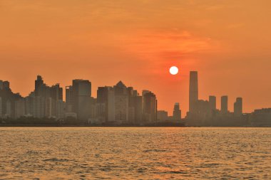 Victoria Limanı, gün batımında, Lei Yue Mun 23 Ağustos 2020