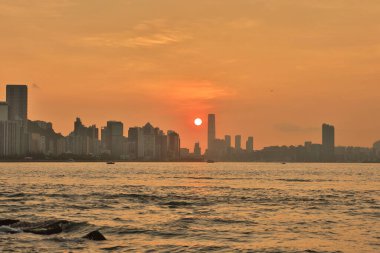 Victoria Limanı, gün batımında, Lei Yue Mun 23 Ağustos 2020