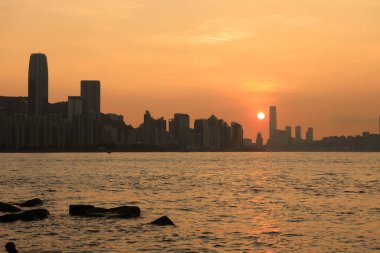 Victoria Limanı, gün batımında, Lei Yue Mun 23 Ağustos 2020