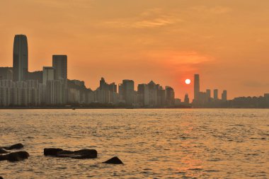 Victoria Limanı, gün batımında, Lei Yue Mun 23 Ağustos 2020