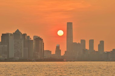 Victoria Limanı, gün batımında, Lei Yue Mun 23 Ağustos 2020