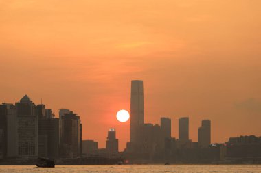 Victoria Limanı, gün batımında, Lei Yue Mun 23 Ağustos 2020