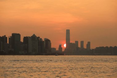 Victoria Limanı, gün batımında, Lei Yue Mun 23 Ağustos 2020