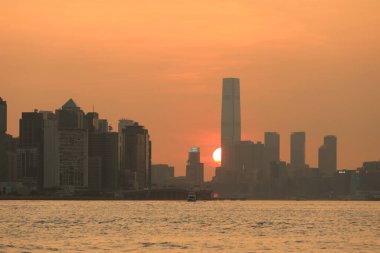 Victoria Limanı, gün batımında, Lei Yue Mun 23 Ağustos 2020