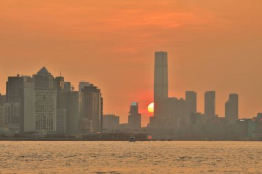 Victoria Limanı, gün batımında, Lei Yue Mun 23 Ağustos 2020