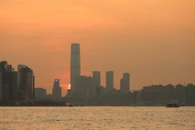 Victoria Limanı, gün batımında, Lei Yue Mun 23 Ağustos 2020