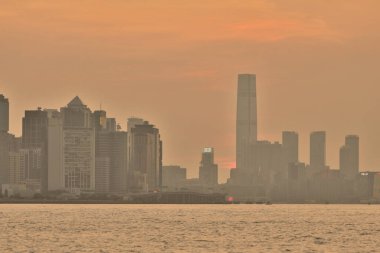 Victoria Limanı, gün batımında, Lei Yue Mun 23 Ağustos 2020