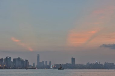 Gün batımından sonra, Kowloon ve Hong Kong 23 Ağustos 2020 