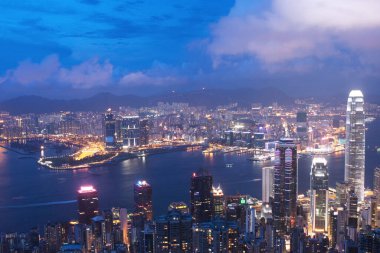 3 Haziran 2007 'de Hong Kong ufuk çizgisi gündüz vakti Victoria Peak, Hong Kong Çin' de