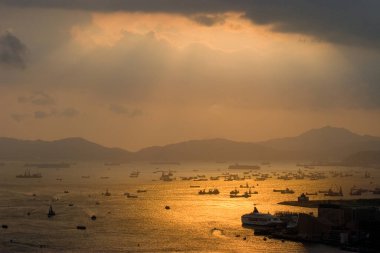 2 Haziran 2207 Kızıl Tütsü Yakma Zirvesi 'nden HK ufuk çizgisi