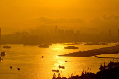 Gün batımında Victoria Limanı, 25 Mayıs 2007 'de Devils Peak hk.