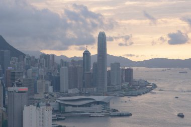 24 Haziran 2007 Hong Kong manzarası, Red Incense Burner Summitak 'tan manzara