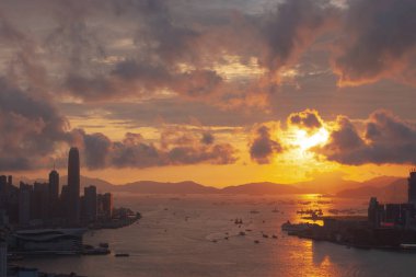 24 Haziran 2007 Hong Kong manzarası, Red Incense Burner Summitak 'tan manzara