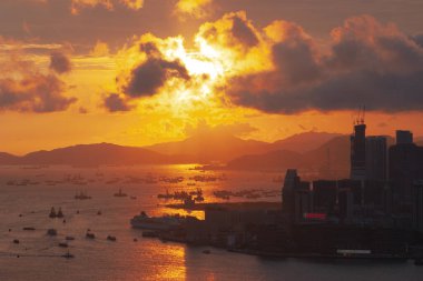 24 Haziran 2007 Hong Kong manzarası, Red Incense Burner Summitak 'tan manzara