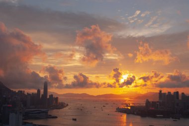 24 Haziran 2007 Hong Kong manzarası, Red Incense Burner Summitak 'tan manzara