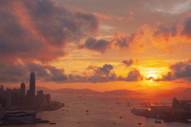 24 Haziran 2007 Hong Kong manzarası, Red Incense Burner Summitak 'tan manzara